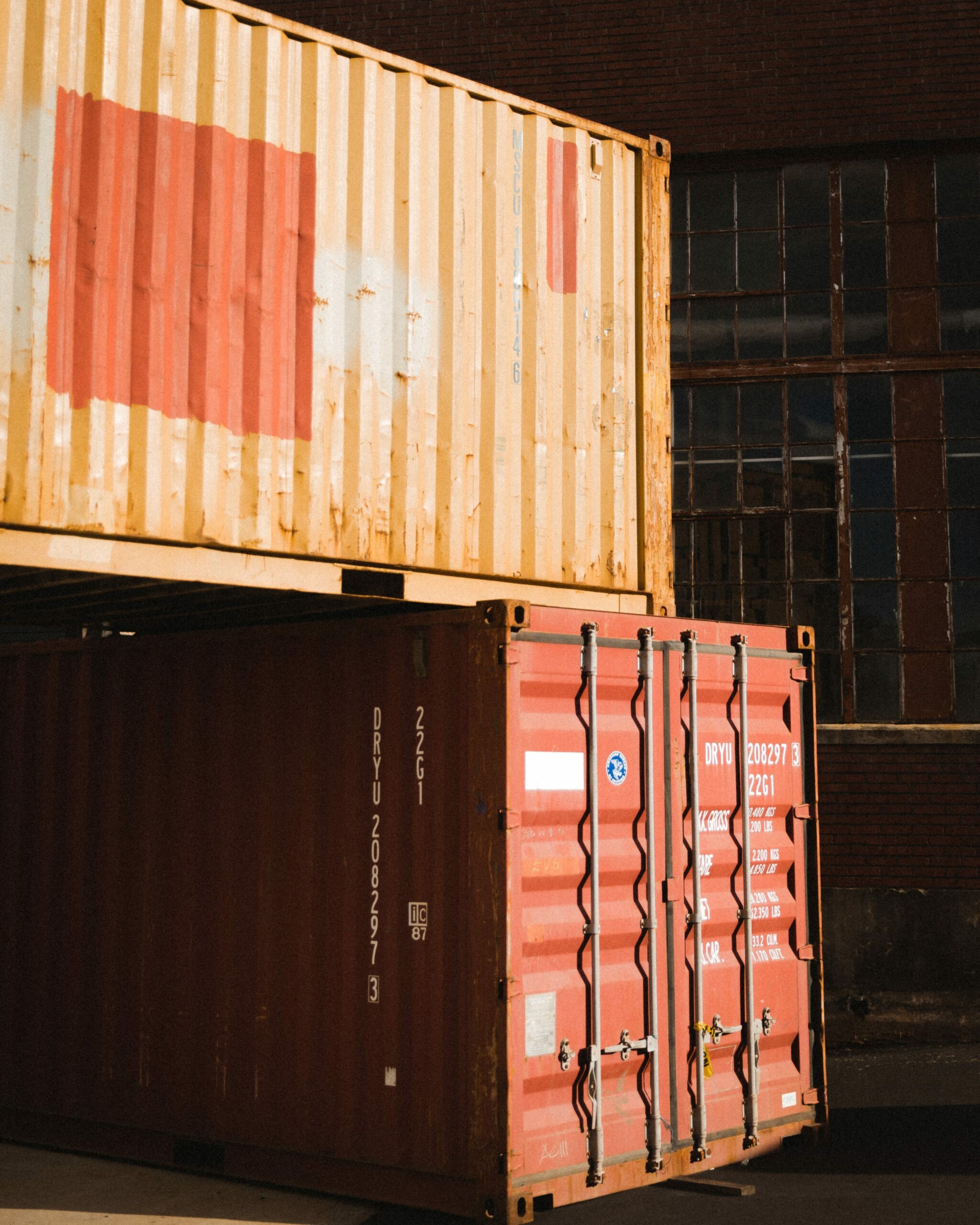 We provide a full container import service.